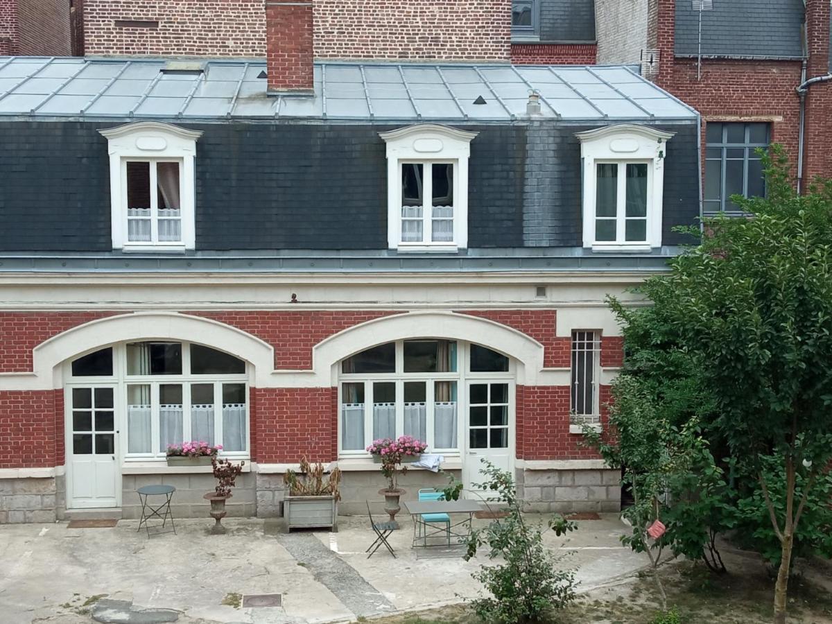 Au Pied Du Beffroi Appartement Arras Buitenkant foto