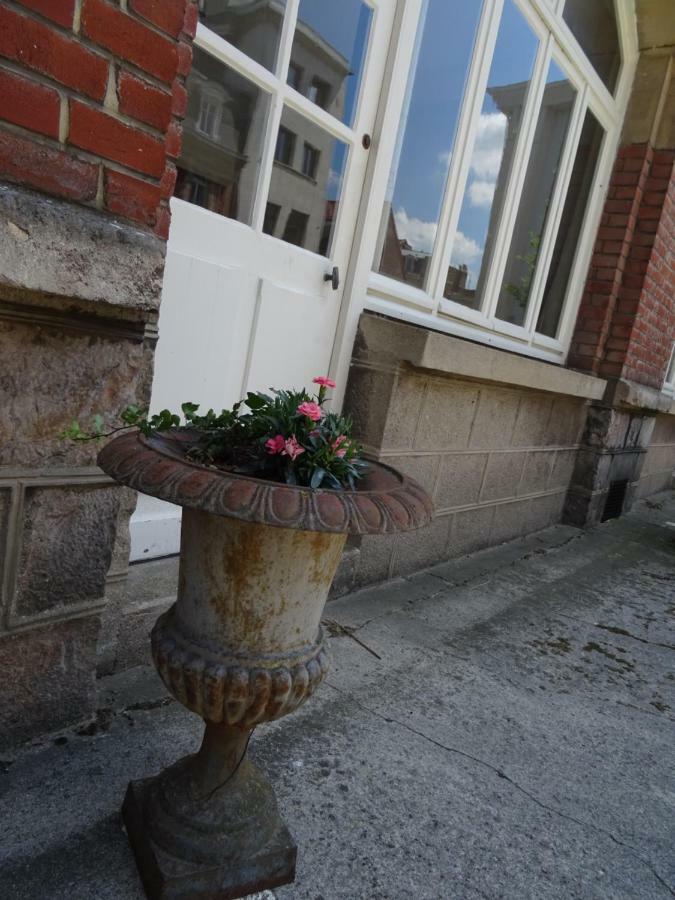 Au Pied Du Beffroi Appartement Arras Buitenkant foto
