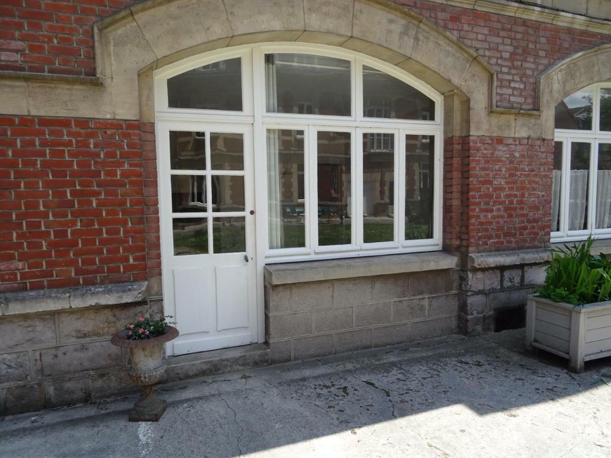 Au Pied Du Beffroi Appartement Arras Buitenkant foto